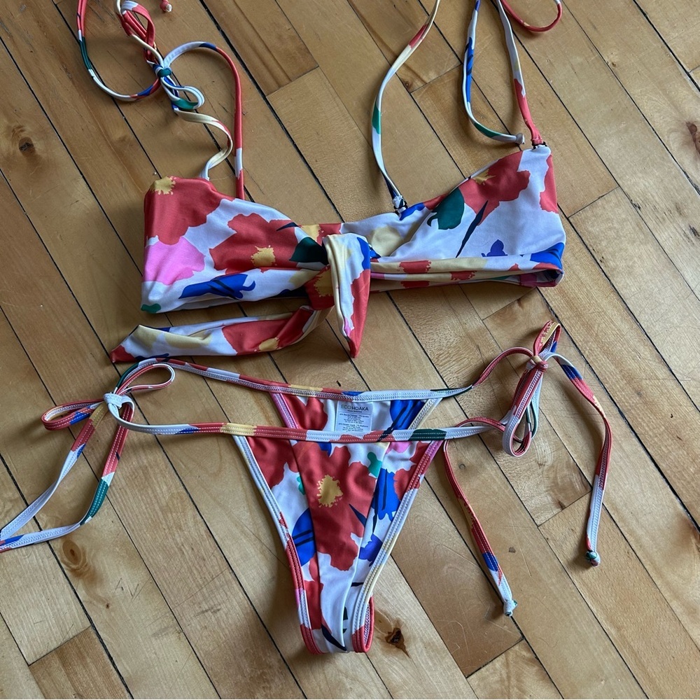 Hoaka Sz M- L Bandeau Cheeky Floral Vacation Bikini Set
